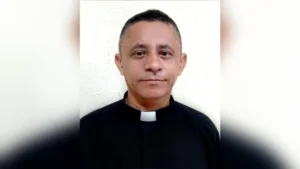 Entidade denuncia padre por falas consideradas transfóbicas durante missa em Quixadá e sacerdote passa a ser investigado pela polícia