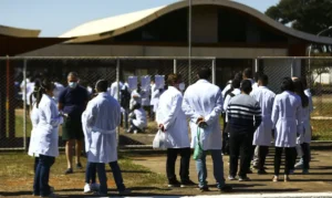 MEC revoga edital para criação de cursos particulares de medicina