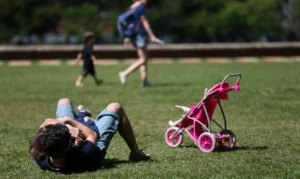 Pais poderão ter até 20 dias de licença após nascimento de filhos