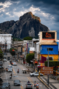 Quixadá e Quixeramobim somam quase R$ 4 bilhões em potencial de consumo para 2026