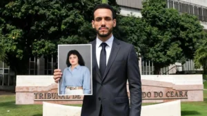 O filho tinha 2 anos quando a mãe foi morta. Agora, 28 anos depois, o acusado irá a júri
