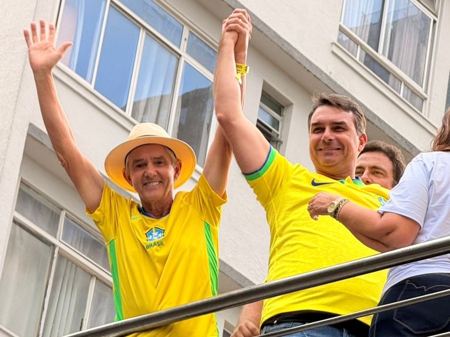 Foto que acompanha o trecho sobre a proximidade política de Jaime Bagattoli com Flávio Bolsonaro